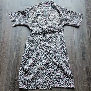 🍁 2-piece Do Not Disturb Leopard print Robe & Chemise 🍁